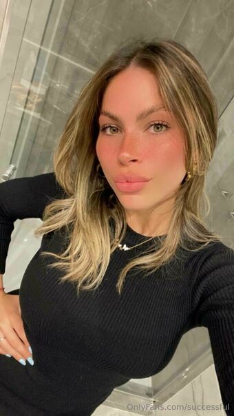 omalia Photo Fuites Nudes OnlyFans 5