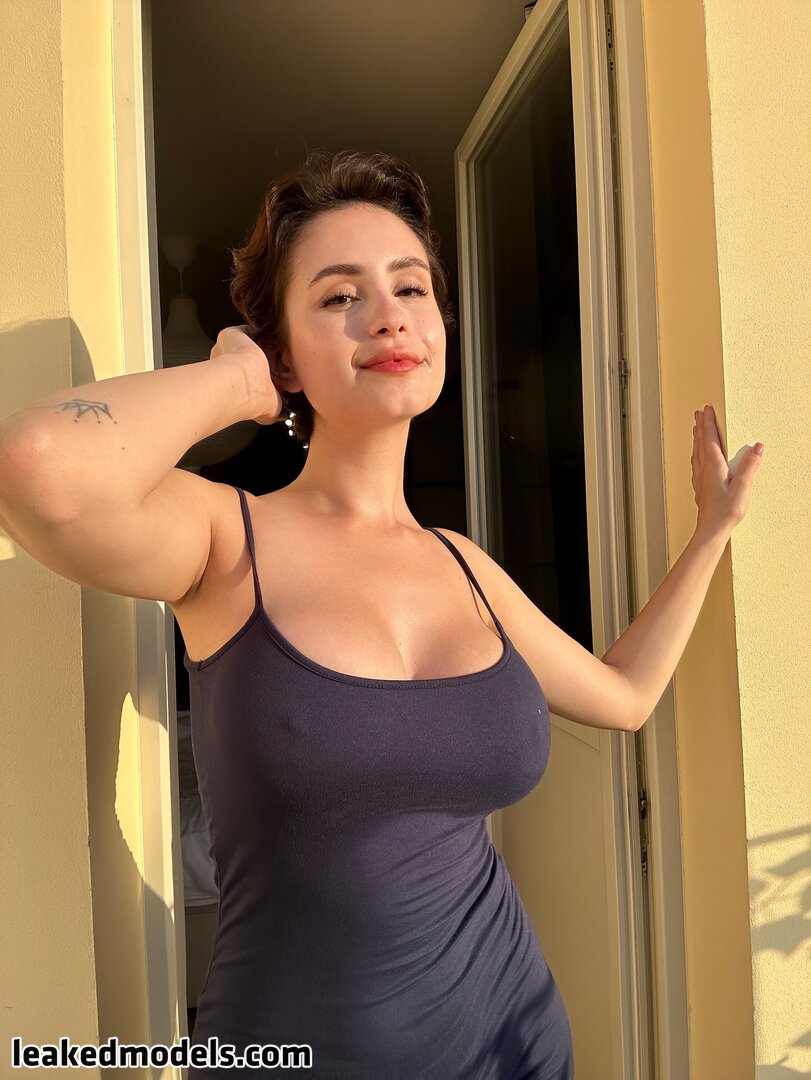 Onlylika TheFappening - Sensual photos that will leave you wanting more