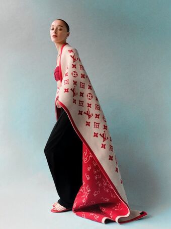 Phoebe Dynevor Photo Fuites Nudes OnlyFans 48