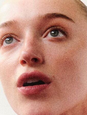 Phoebe Dynevor Photo Fuites Nudes OnlyFans 49