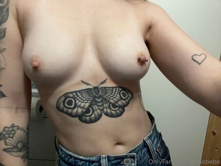 pinebebe Photo Fuites Nudes OnlyFans 32