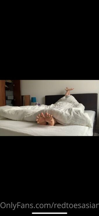 redtoesasian
