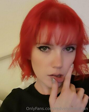 redvelvetwoman