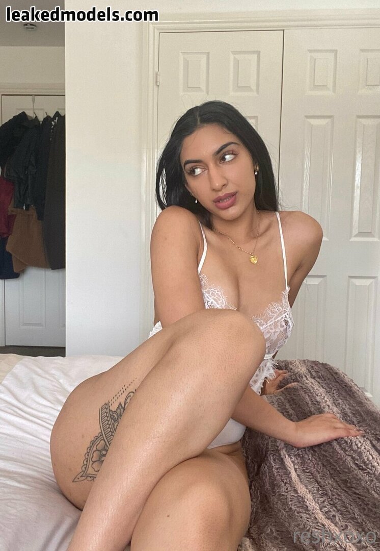 Reshxoxo private OnlyFans stolen moments get access