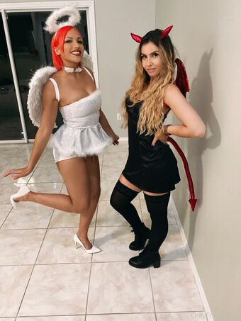 Salina De La Renta Photo Fuites Nudes OnlyFans 87