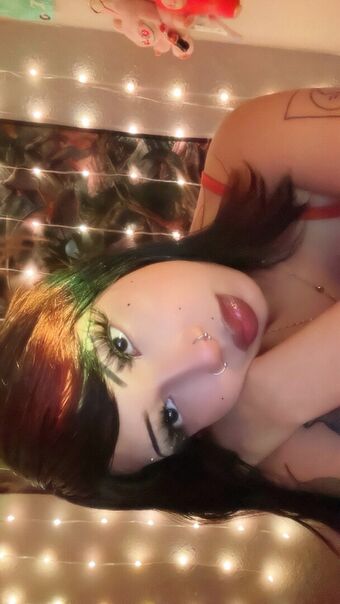 Sarynthia Photo Fuites Nudes OnlyFans 22