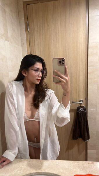 Shinta Khyuliang Photo Fuites Nudes OnlyFans 23