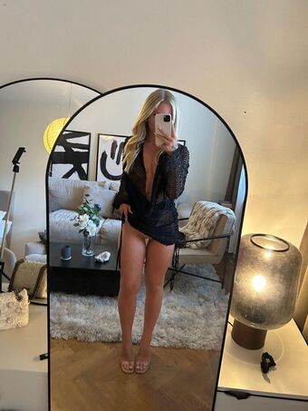 Sofia Lundback Photo Fuites Nudes OnlyFans 4