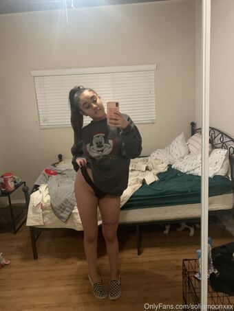 sofiamoonxxx