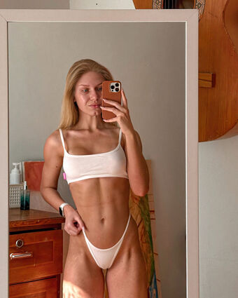 Sofya Petrushina Photo Fuites Nudes OnlyFans 14