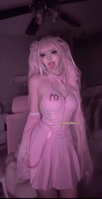strawbarizz Photo Fuites Nudes OnlyFans 33
