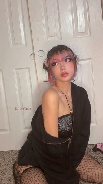 strawbarizz Photo Fuites Nudes OnlyFans 35