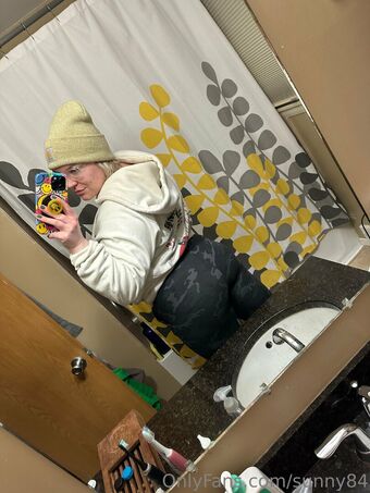 Sunny Photo Fuites Nudes OnlyFans 21