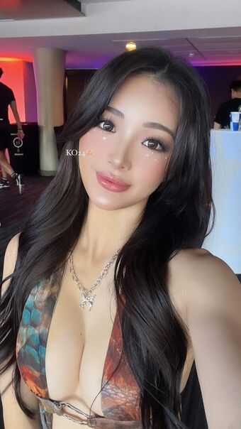 Suzu Photo Fuites Nudes OnlyFans 4