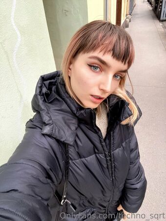 techno_sqrt Photo Fuites Nudes OnlyFans 18