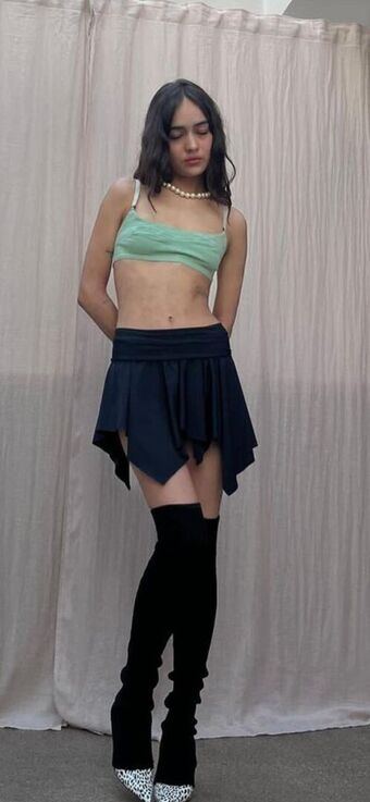 Thalia Besson Photo Fuites Nudes OnlyFans 15