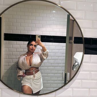 Thegirlinred0 Photo Fuites Nudes OnlyFans 40