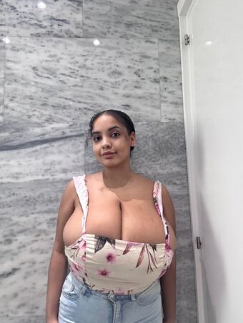 Thegirlinred0 Photo Fuites Nudes OnlyFans 104