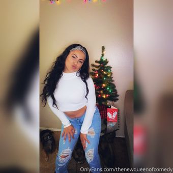thenewqueenofcomedy