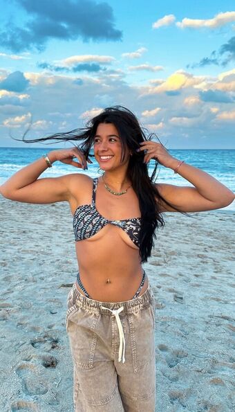 throwsumchlo Photo Fuites Nudes OnlyFans 1