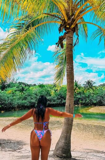 throwsumchlo Photo Fuites Nudes OnlyFans 3