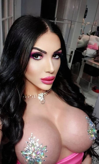 TS Afet Yakar Photo Fuites Nudes OnlyFans 17