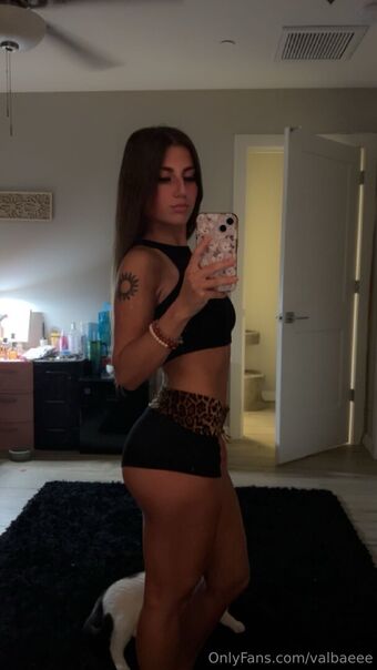 valbaeee Photo Fuites Nudes OnlyFans 12