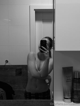 Vallmi Photo Fuites Nudes OnlyFans 34