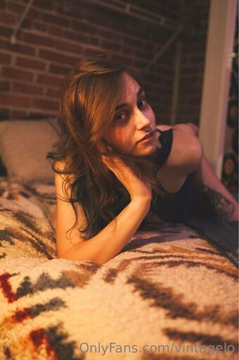 vintagelo Photo Fuites Nudes OnlyFans 11