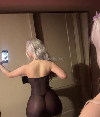 Waifuafterhours (yurrrilol) Photo Fuites Nudes OnlyFans 5