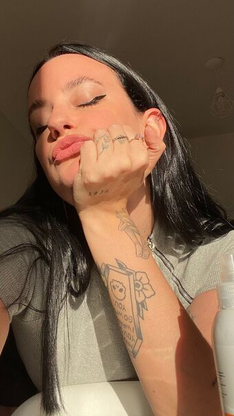 waking_queen