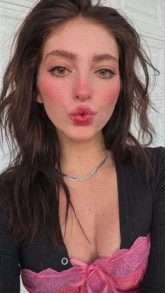 Willow Shields Photo Fuites Nudes OnlyFans 218