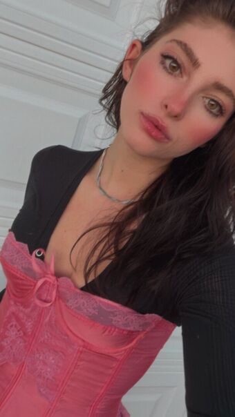 Willow Shields Photo Fuites Nudes OnlyFans 219