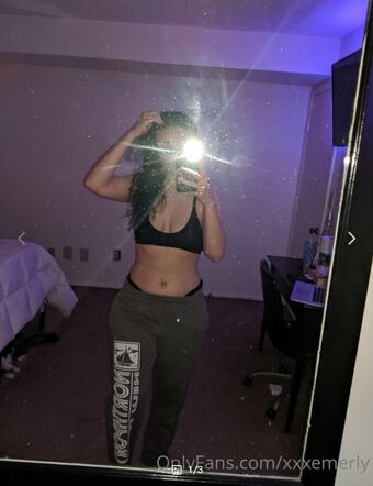 xEmerly Photo Fuites Nudes OnlyFans 17