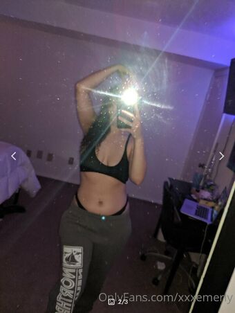 xEmerly Photo Fuites Nudes OnlyFans 18