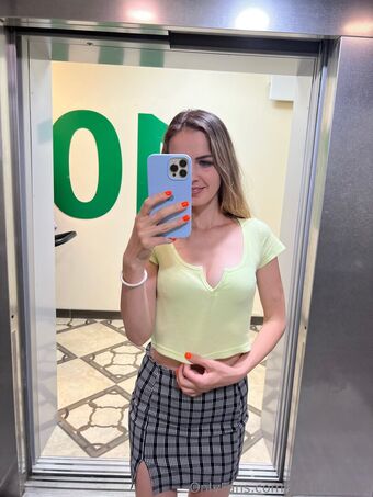 yesoneefree Photo Fuites Nudes OnlyFans 18