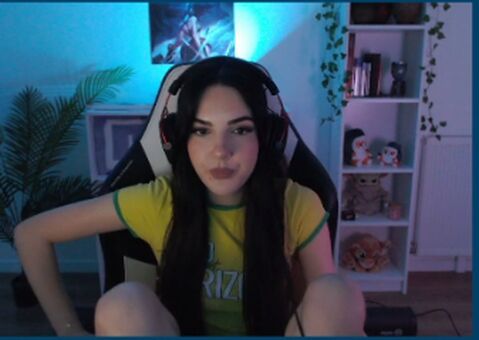 Yoona French Streamer