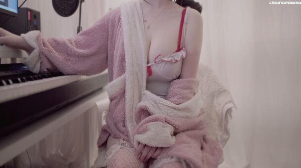 Yuwol Photo Fuites Nudes OnlyFans 13