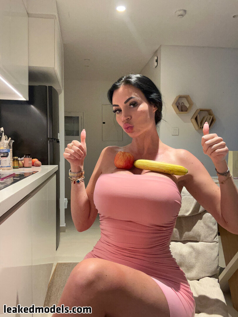 Yvonne Bar uninhibited passion in leaks