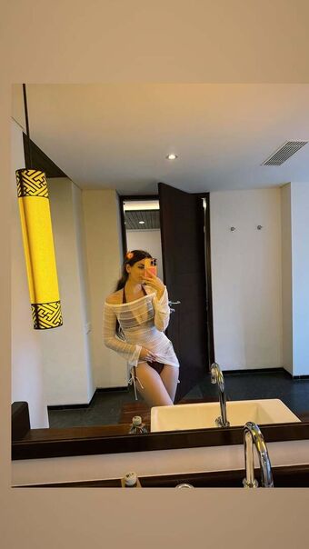 Zeling Photo Fuites Nudes OnlyFans 22