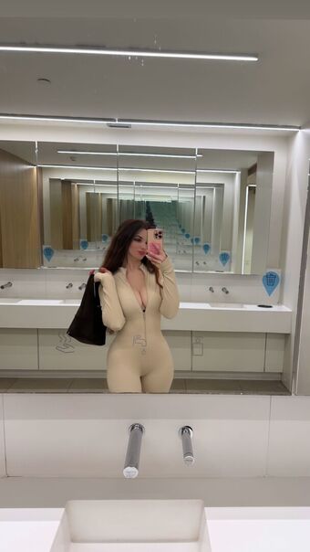 Zeling Photo Fuites Nudes OnlyFans 24