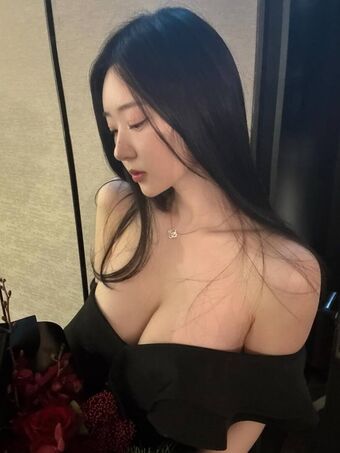 Zenny Photo Fuites Nudes OnlyFans 131