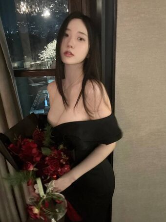 Zenny Photo Fuites Nudes OnlyFans 132